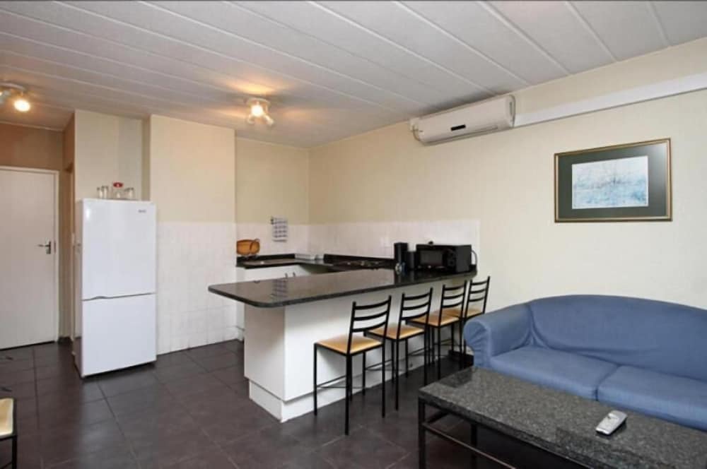 Vetho 2 Apartments OR Tambo Airport 21/31