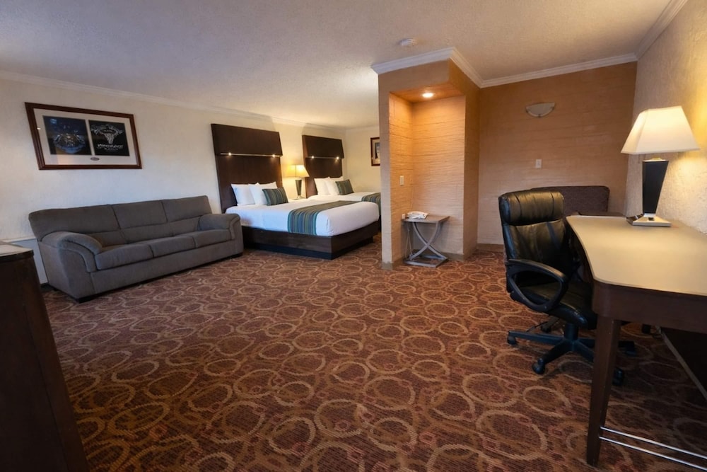 Sturgis Lodge & Suites, Travelodge by Wyndham 23/36