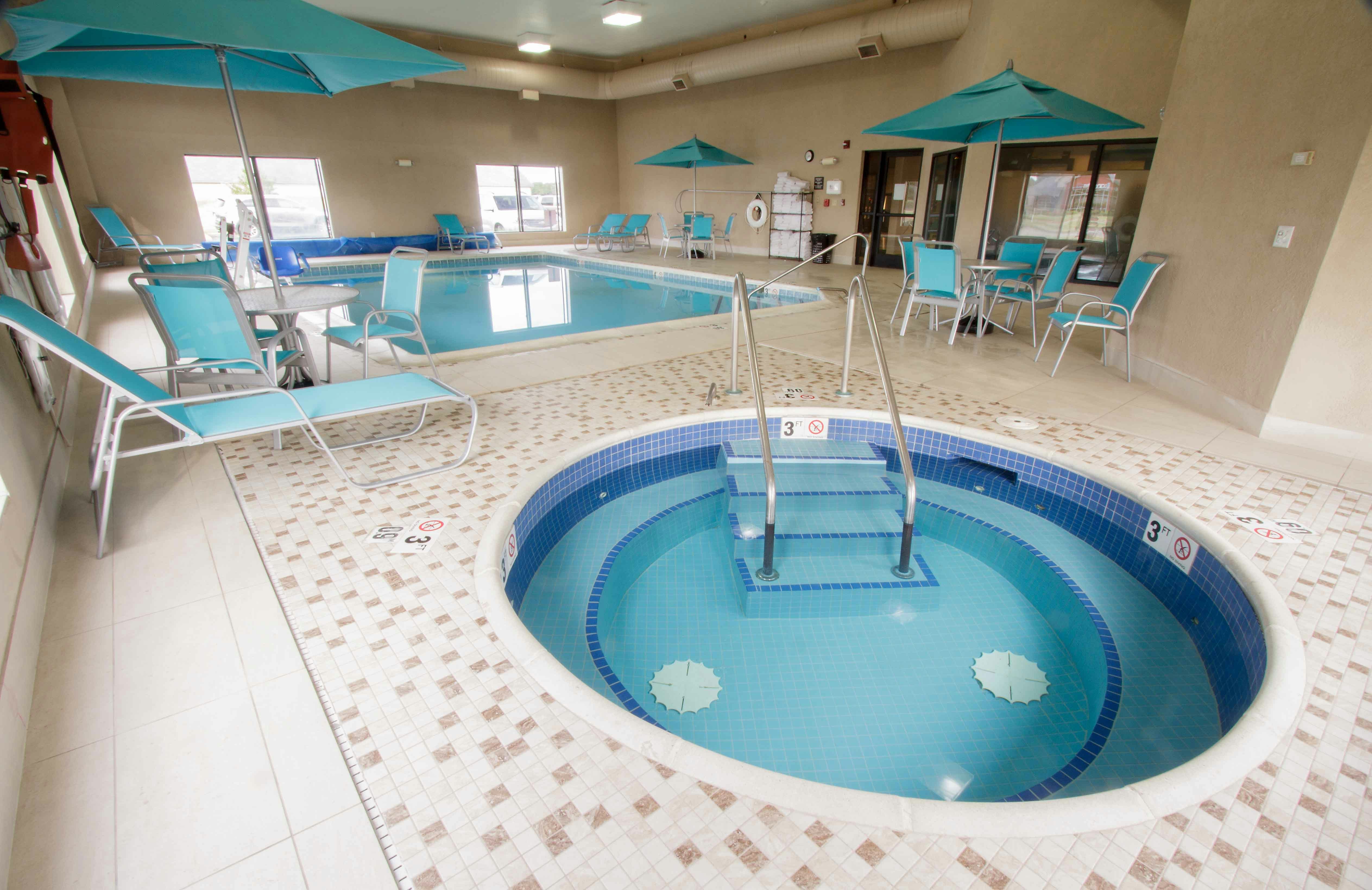 Hampton Inn South Haven 22/44
