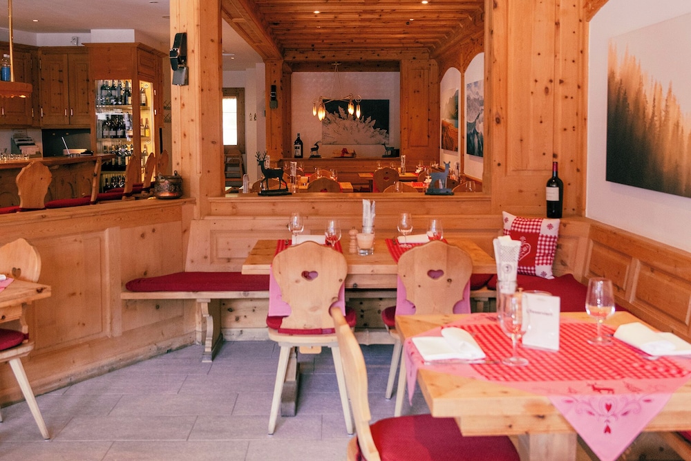 Hotel Corvatsch 30/36