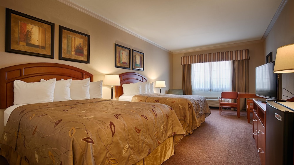 Best Western Cleveland Inn & Suites 5/17