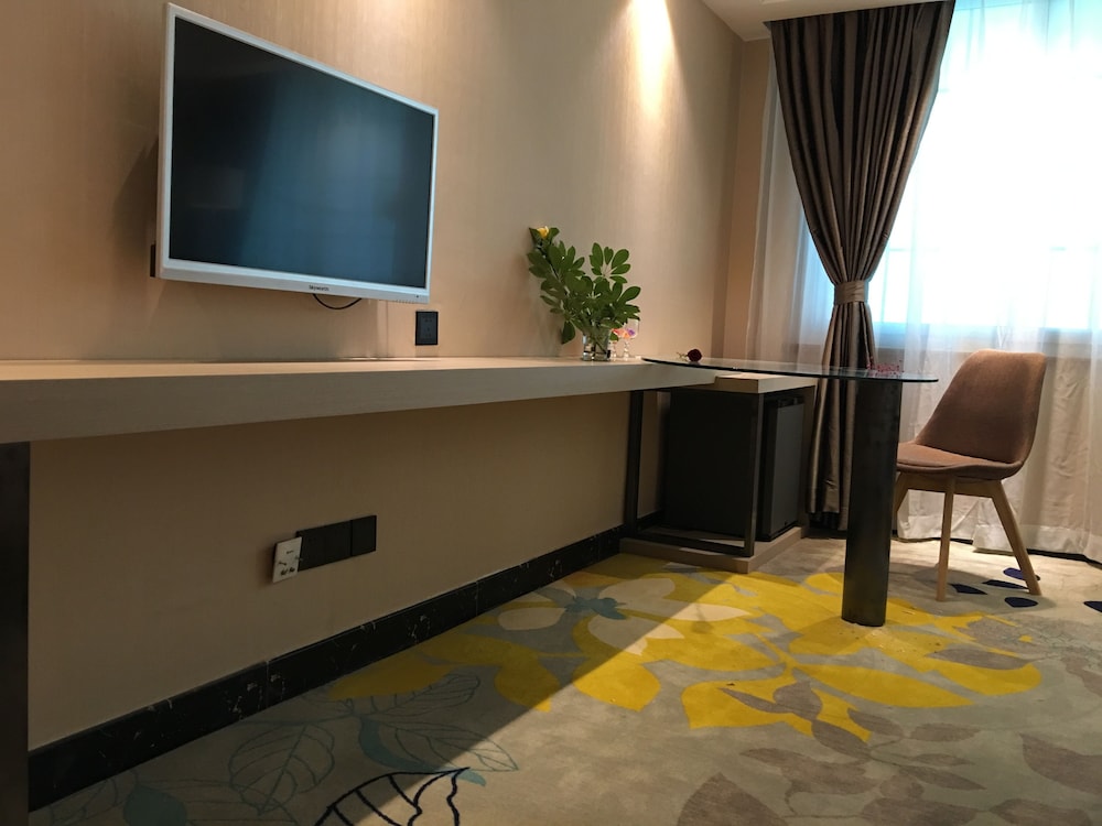 Kaili Hotel 65/68
