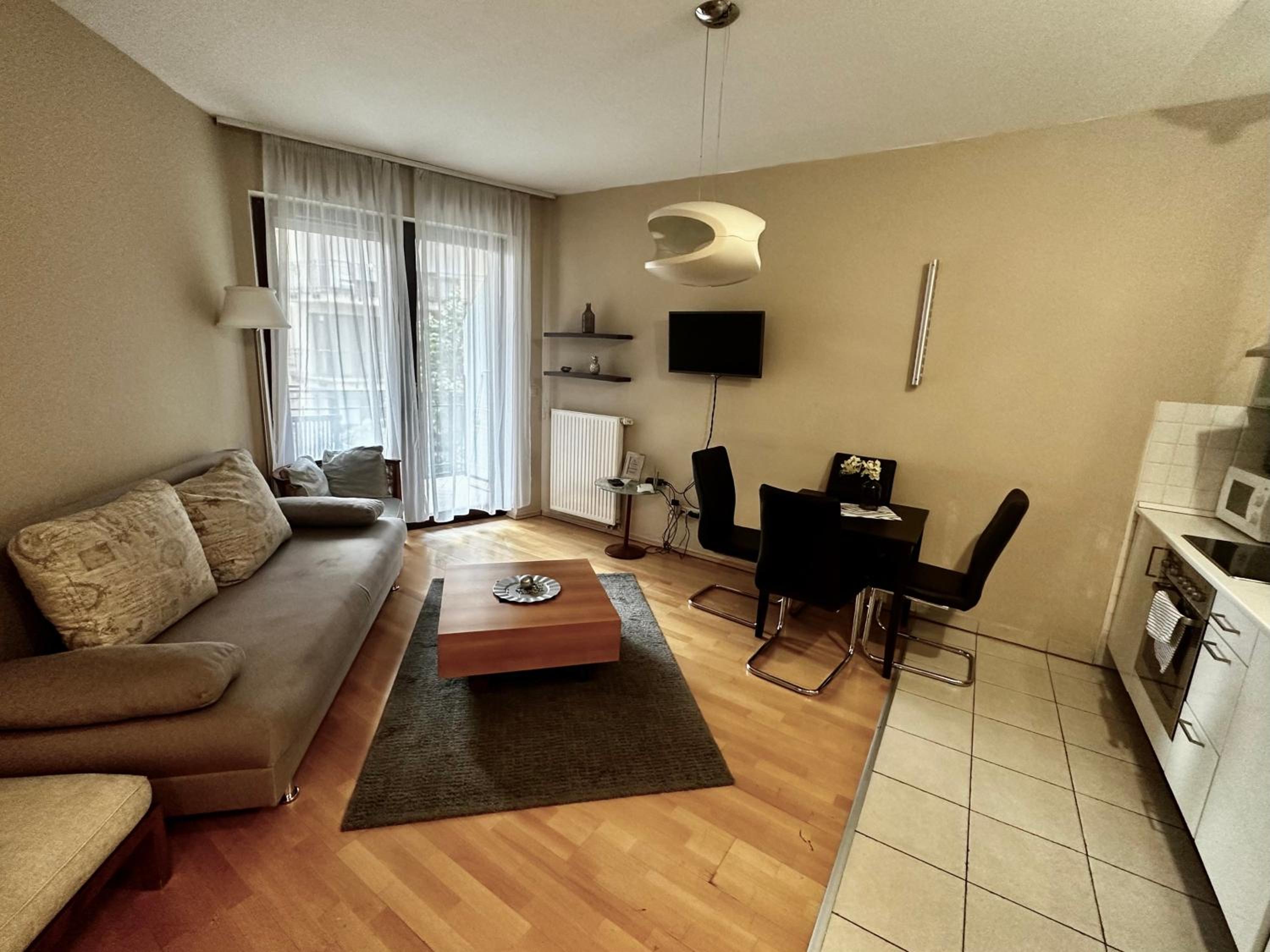 King Apartments 28/50