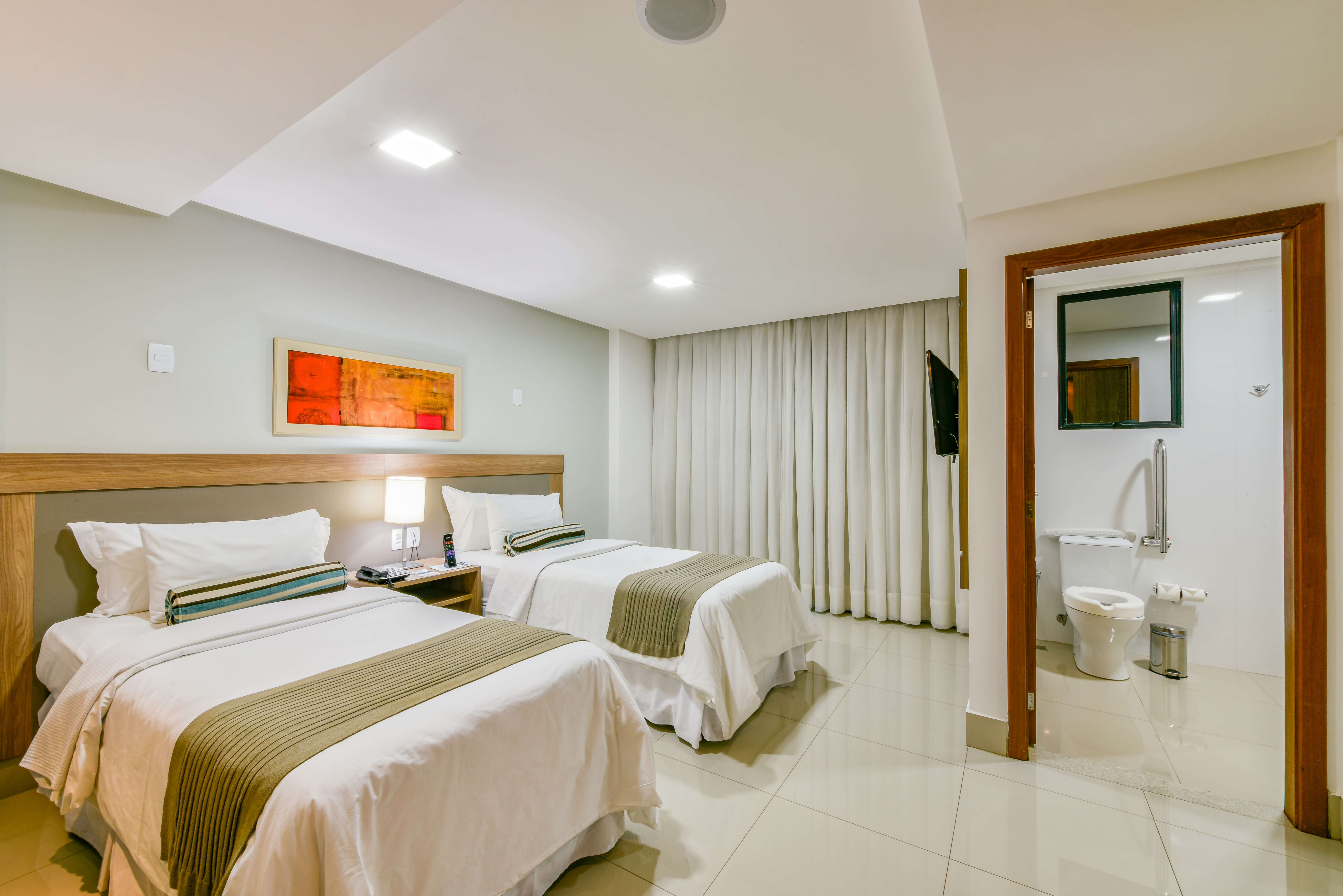 Plaza Inn Breeze Aeroporto 13/18
