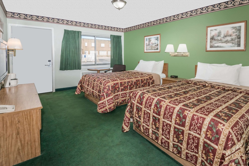 Knights Inn Ottawa 15/24