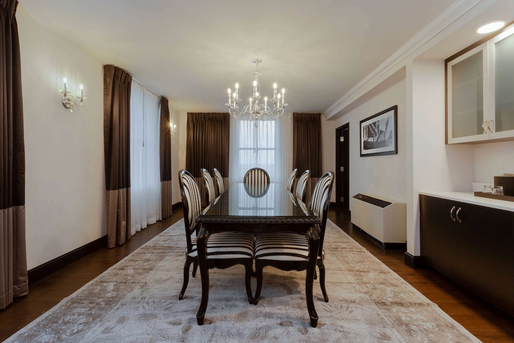 Hotel Retlaw, Trademark Collection by Wyndham 37/42