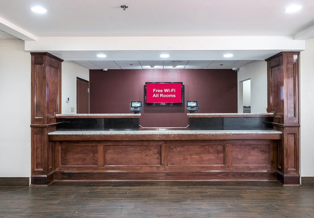 Lobby at Red Roof Inn Hartford - New Britain, NEW BRITAIN - CT