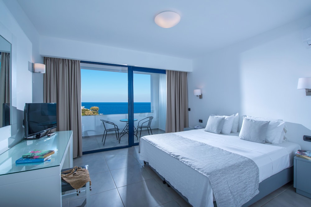 SUPERIOR, SEA VIEW