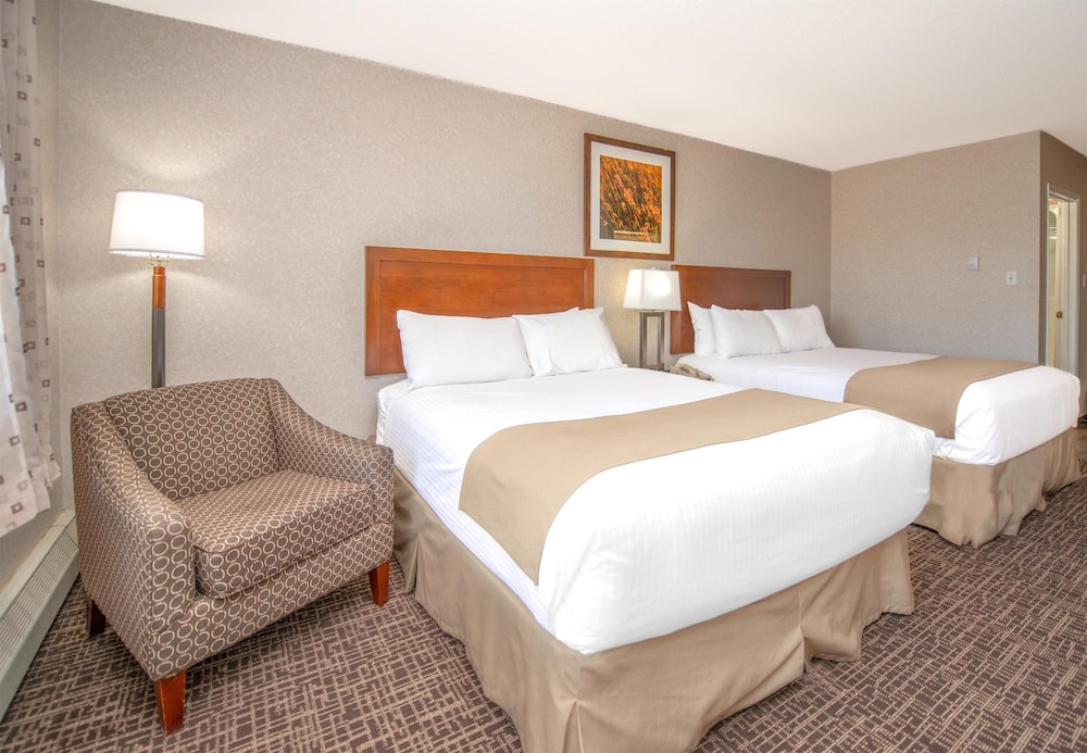 Coast Fort St John Hotel 23/64