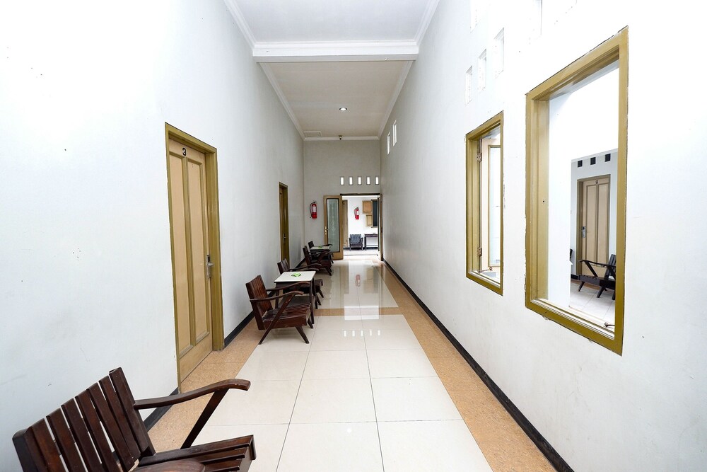 OYO 2436 Hotel Kencana 18/52