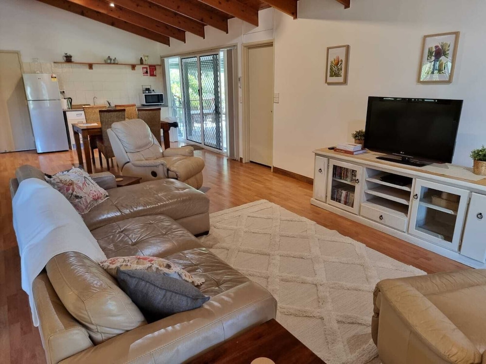 CLANDULLA COTTAGES 17/50