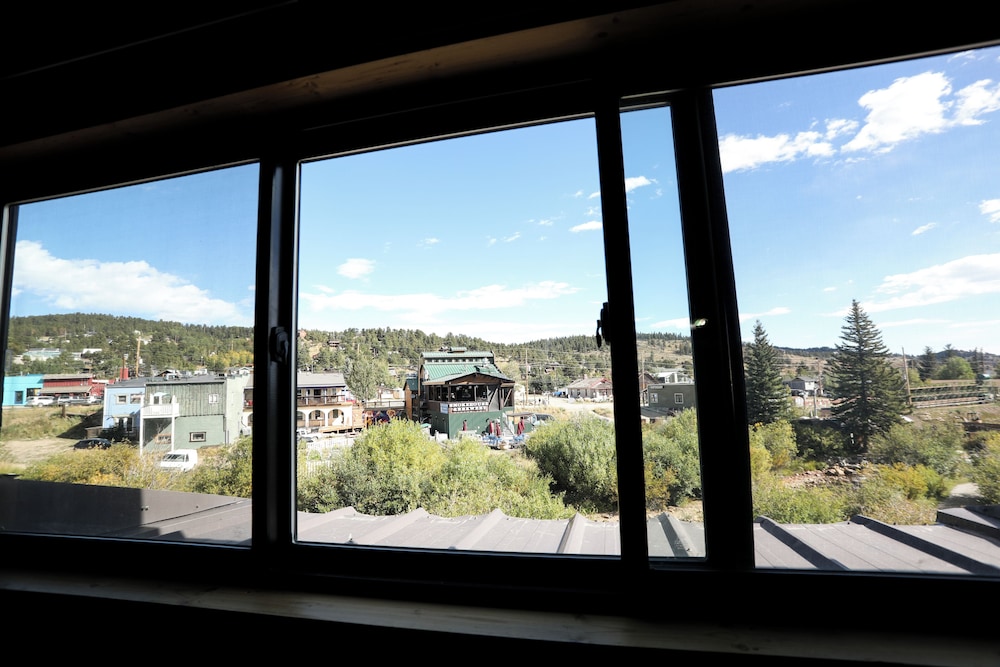 The Boulder Creek Lodge 29/64