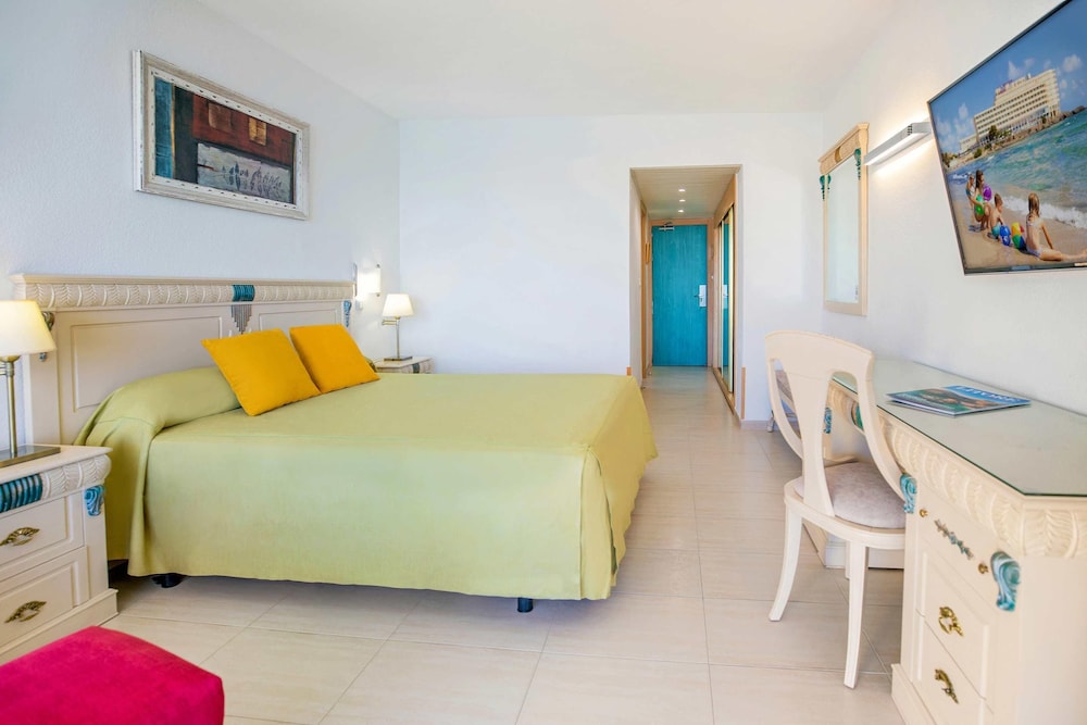 غرفة بإطلالة على البحر بشرفة مفردة بسريرين منفصلين، Hotel Servigroup Galua 7/10