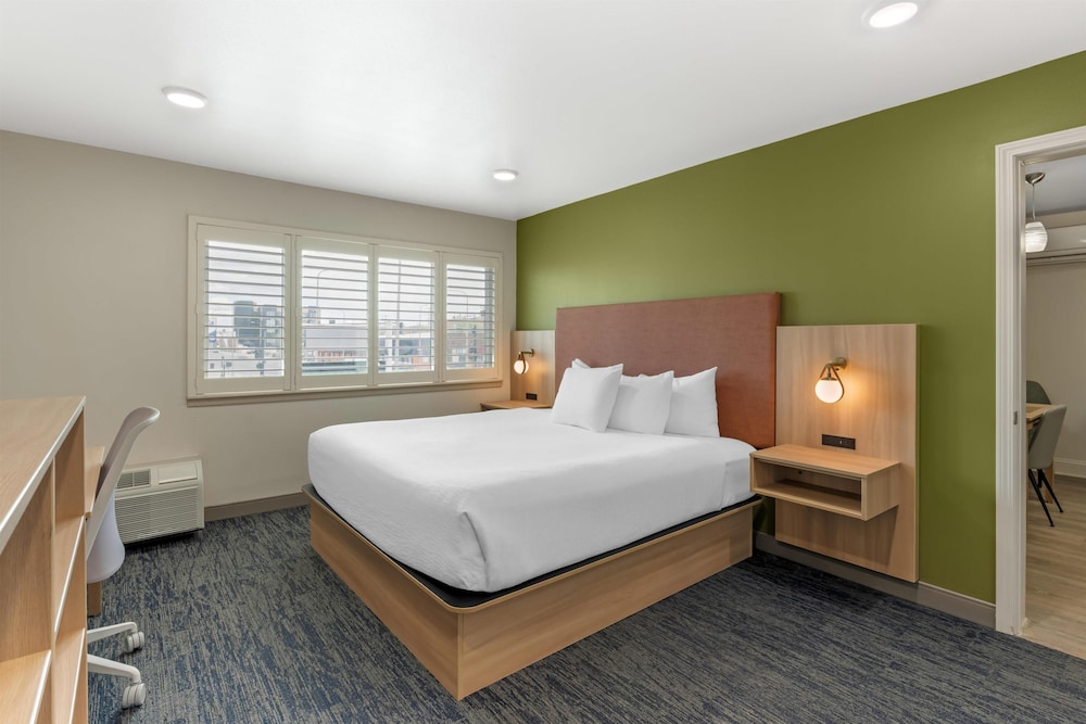جناح بسرير كينج بمطبخ صغير، Best Western Plus Clocktower Inn 2/9