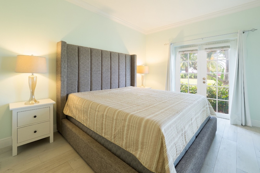 Grandview Condominiums 18/79