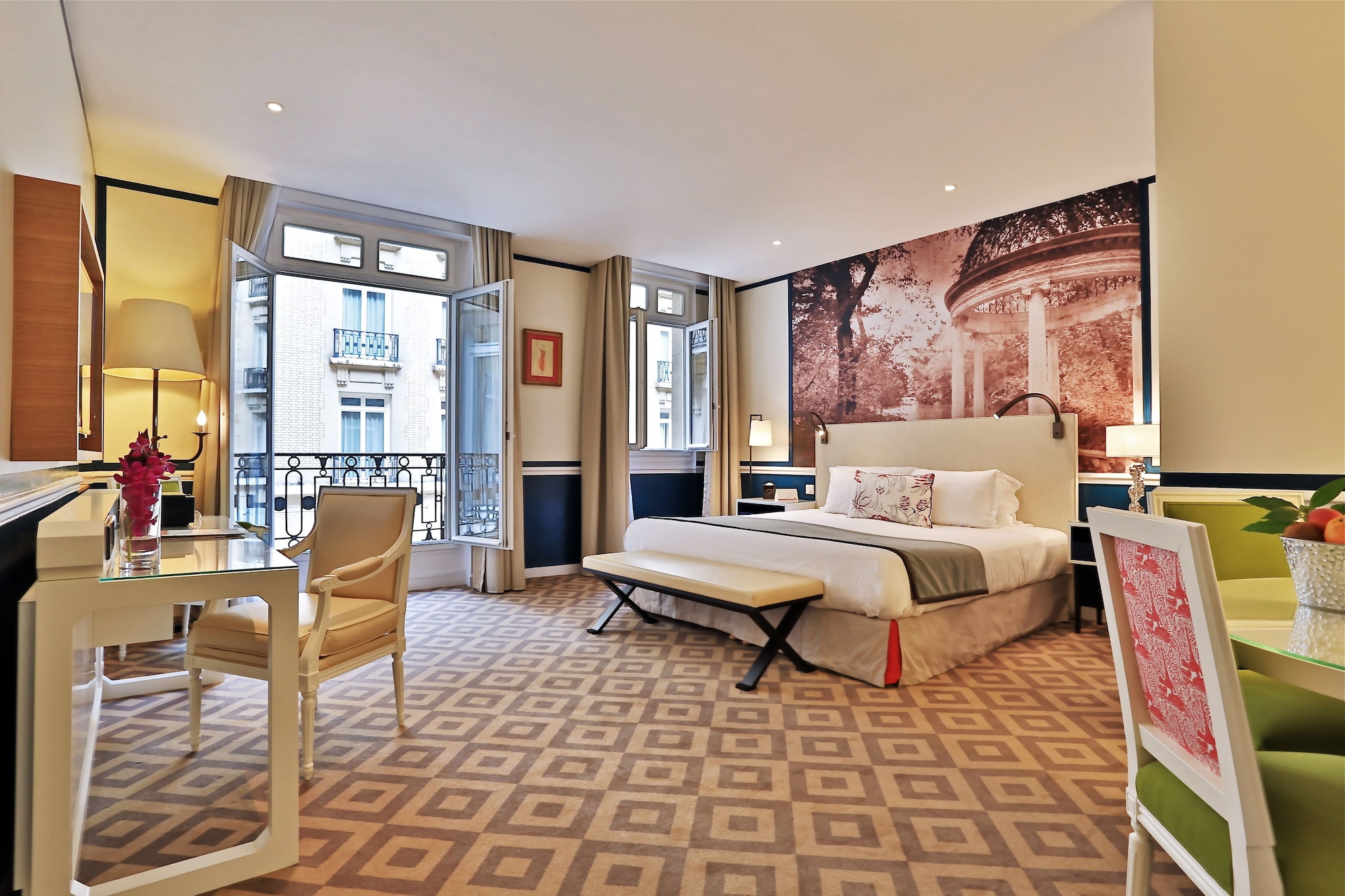 DELUXE, SUITE