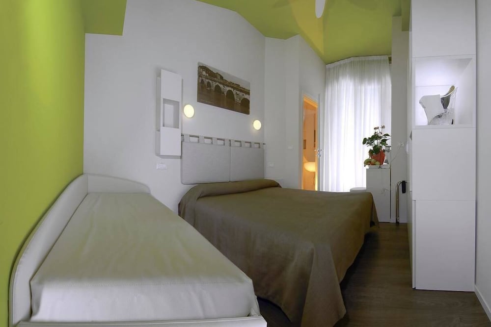 ROOM, TRIPLE, BALCONY