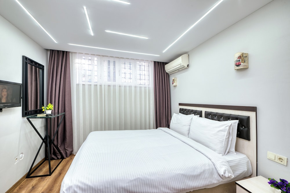 2 BEDROOMS, FAMILY, APARTMENT, BALCONY