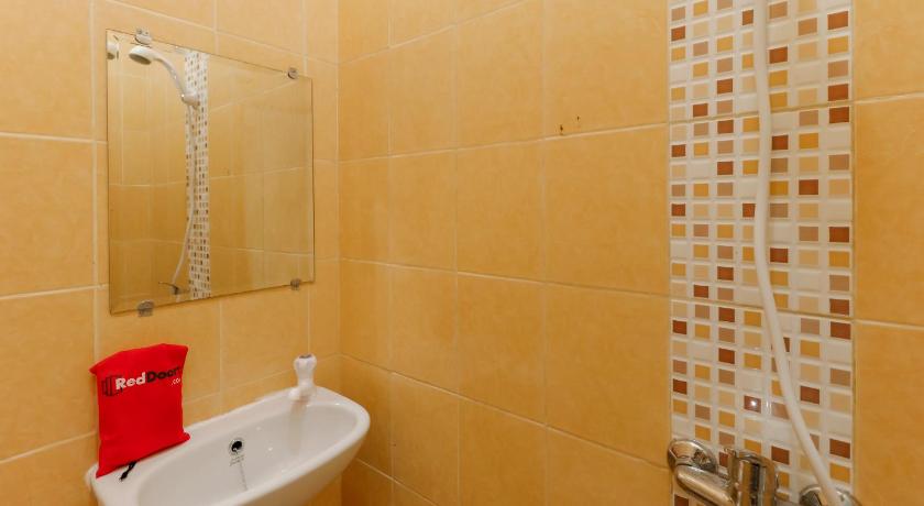 Reddoorz Plus Near Ciputra World Kuningan 2 46/50