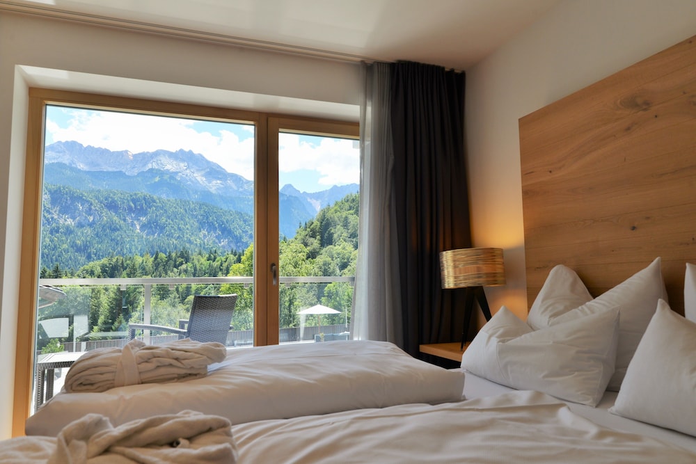 Panoramic, Double Bed, Mountain Side, Balcony