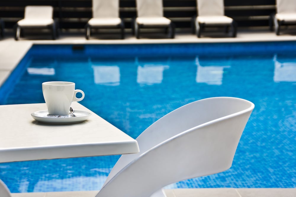 Summer Hotel 24/33