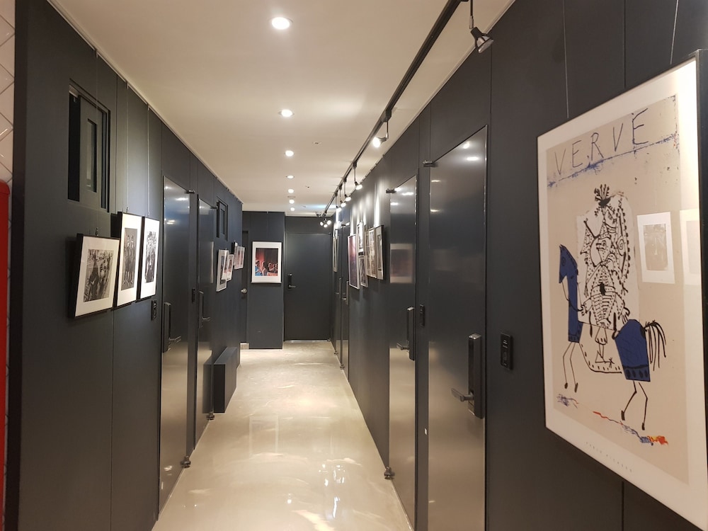 Artravel Myeongdong 30/48