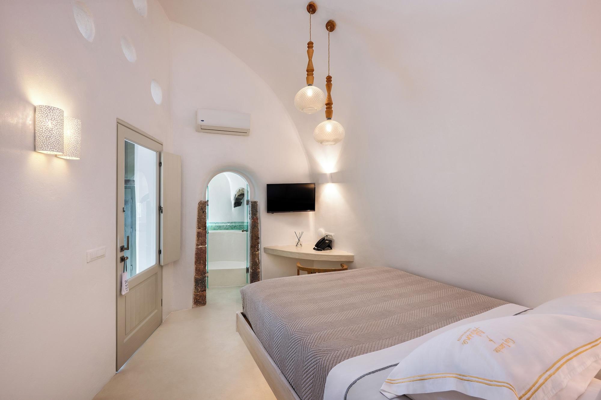 Cozy, Suite, Shared Balcony, Shared Bathroom, Hot Tub