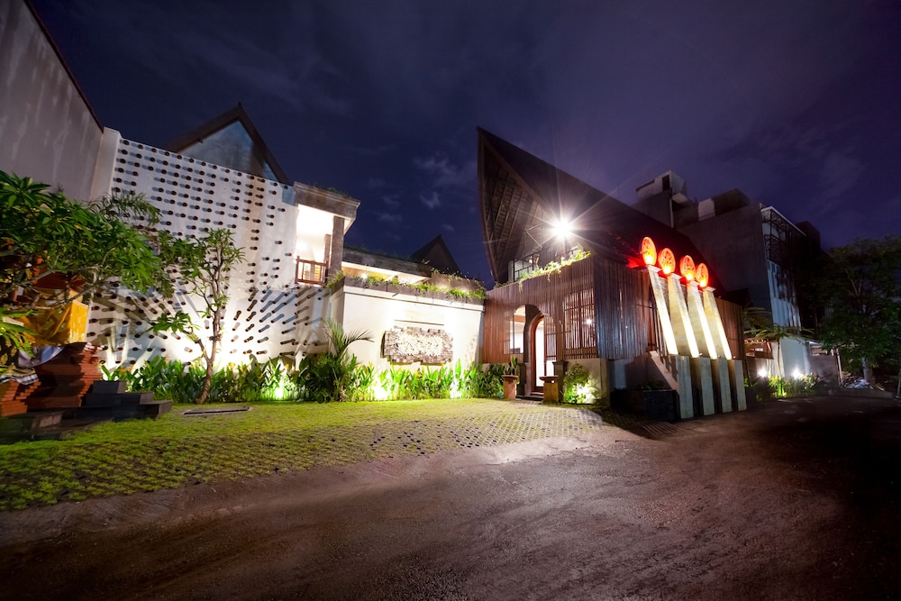 Kusuma Living and Villa Seminyak 46/56