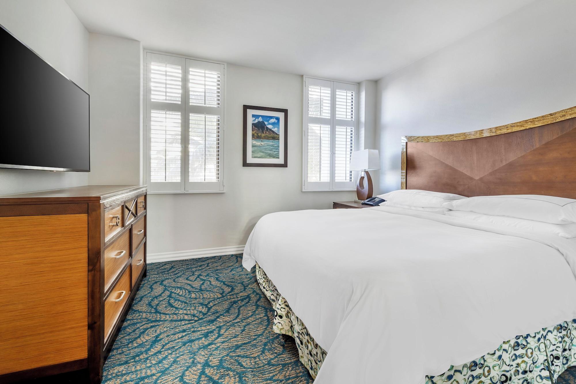 1 Bedroom, Lagoon, Suite, King Bed, Accessible
