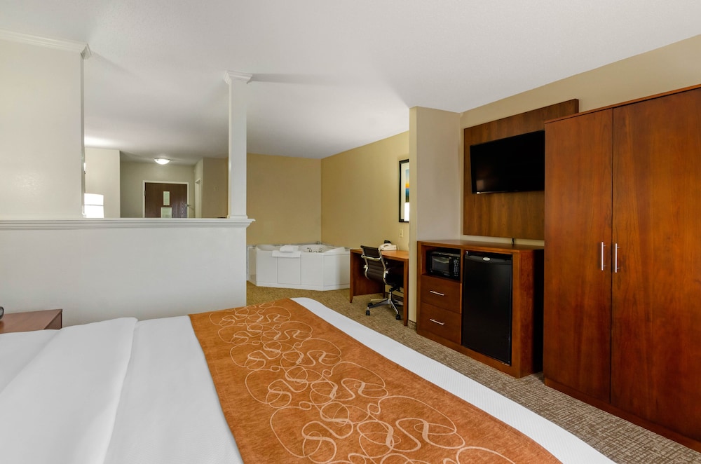 Comfort Suites Abingdon 9/40
