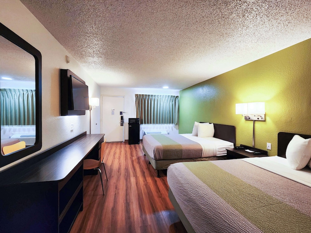 Motel6 Baytown, TX - Baytown East 29/63