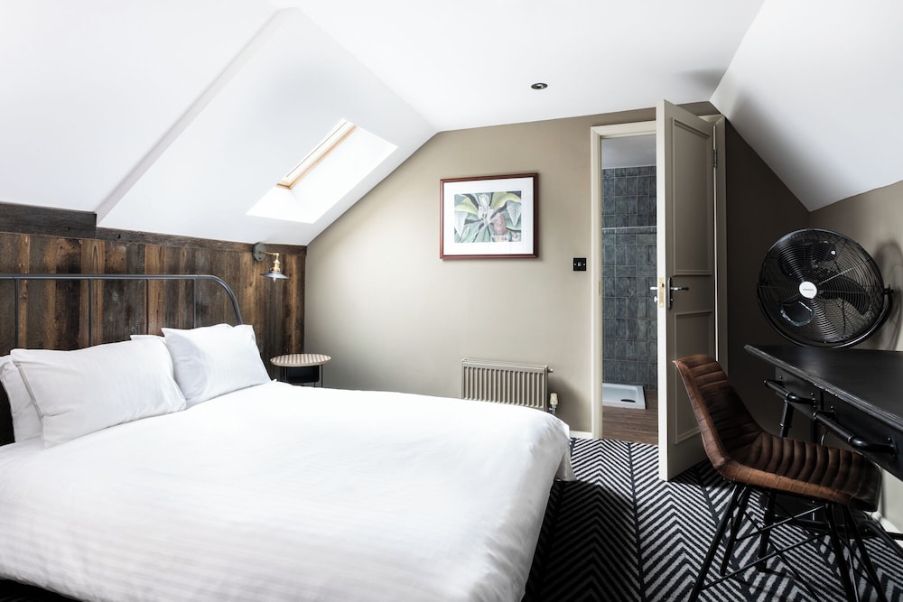 STANDARD, DOUBLE BED