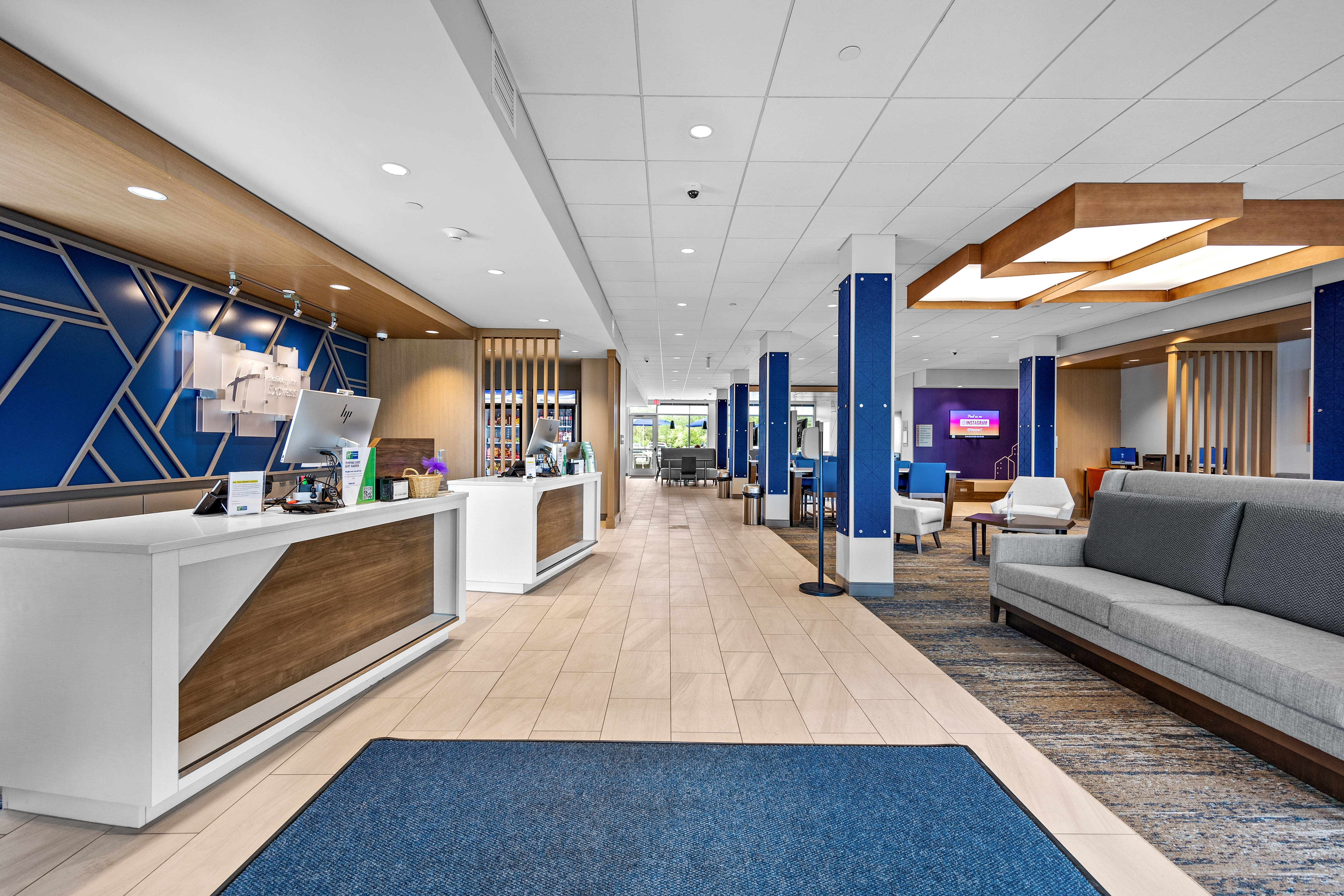 Holiday Inn Express & Suites MARINETTE 6/35
