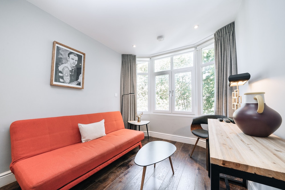 The Knaresborough by Aura Collection 33/50