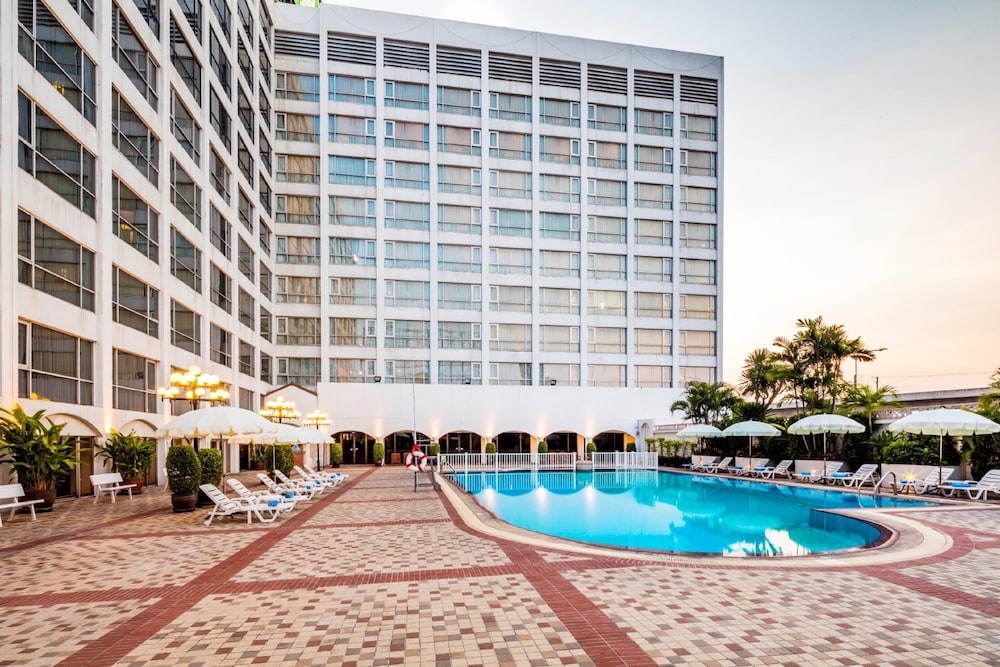 Bangkok Palace Hotel 3/75