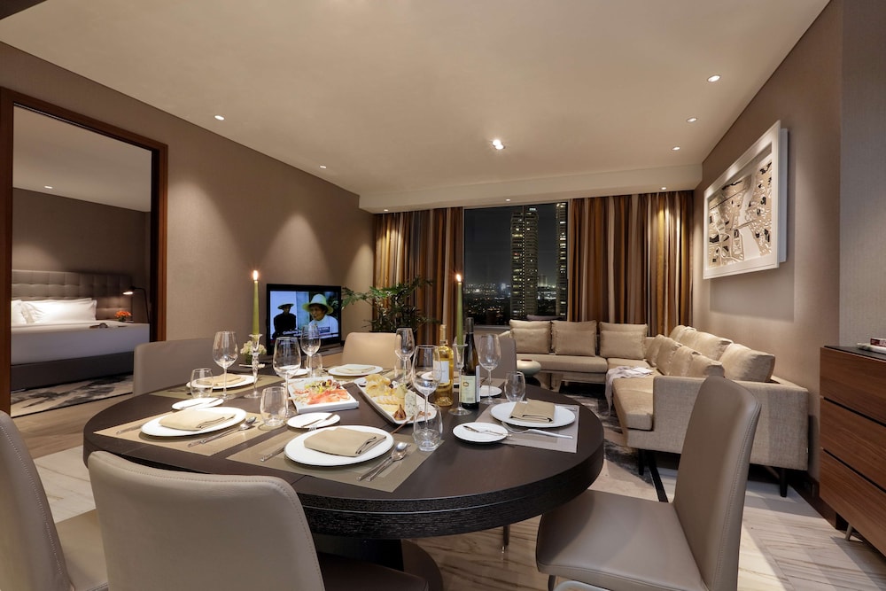 Makati Diamond Residences 42/42