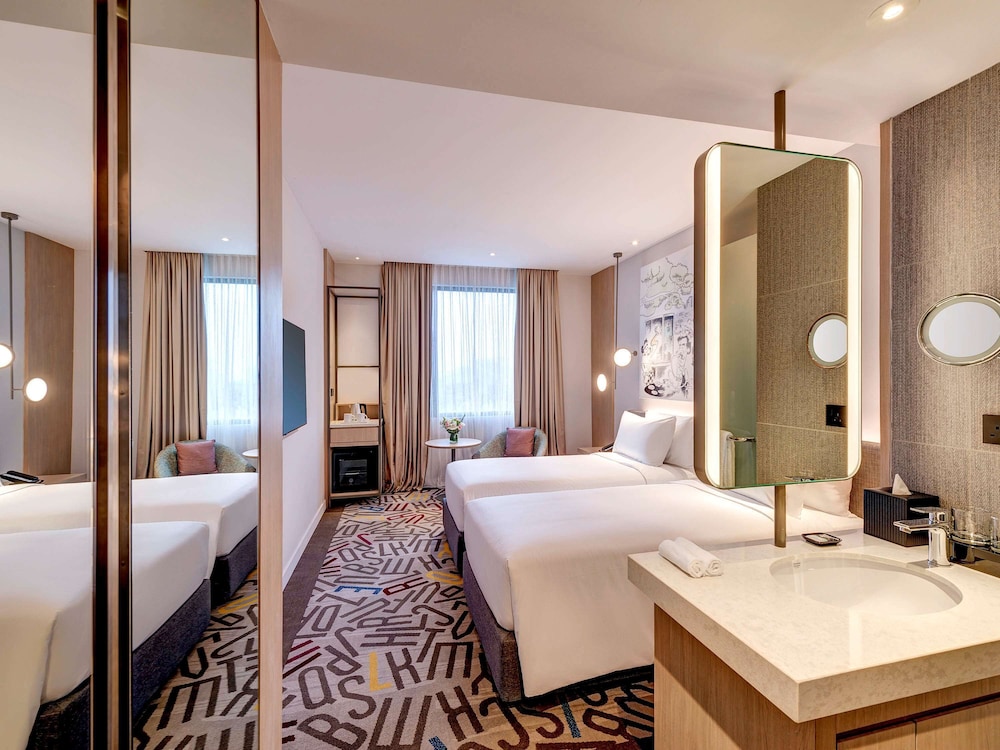 DELUXE, TWIN BEDS