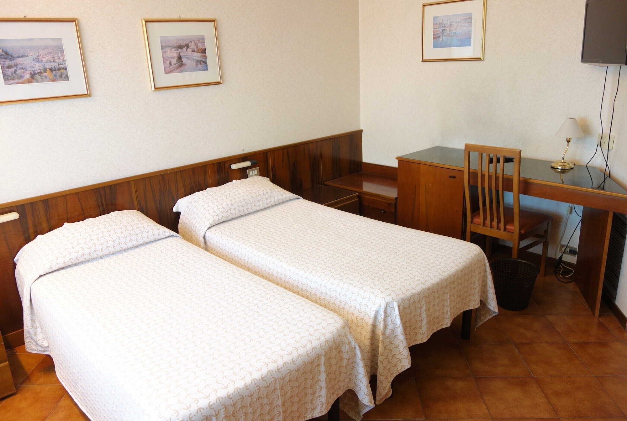 STANDARD, TWIN BEDS