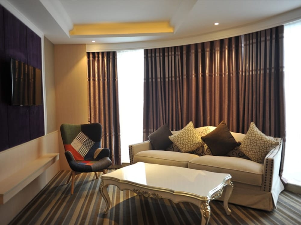 The Bazaar Hotel Bangkok 62/77