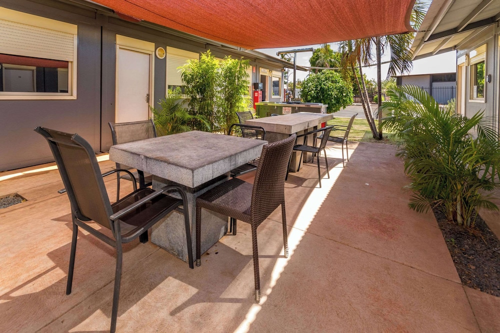 Econo Lodge Karratha 35/50