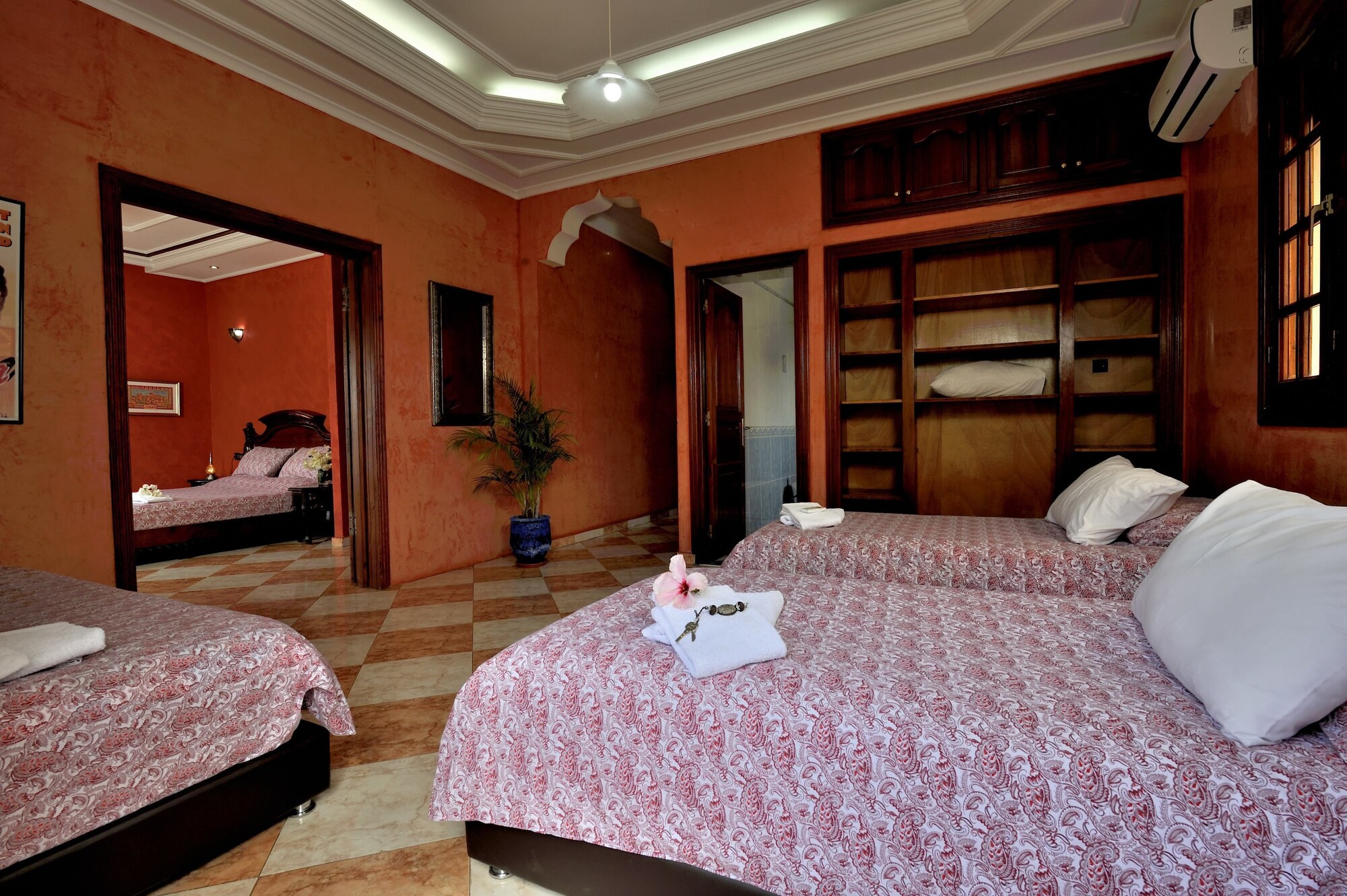 2 BEDROOMS, SUITE, GARDEN VIEW