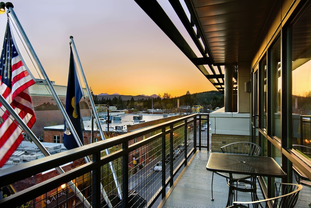 The Oxford Hotel Bend 52/65