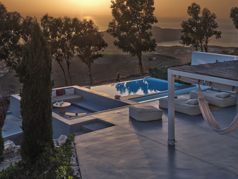 SANTORINI HEIGHTS 25/50