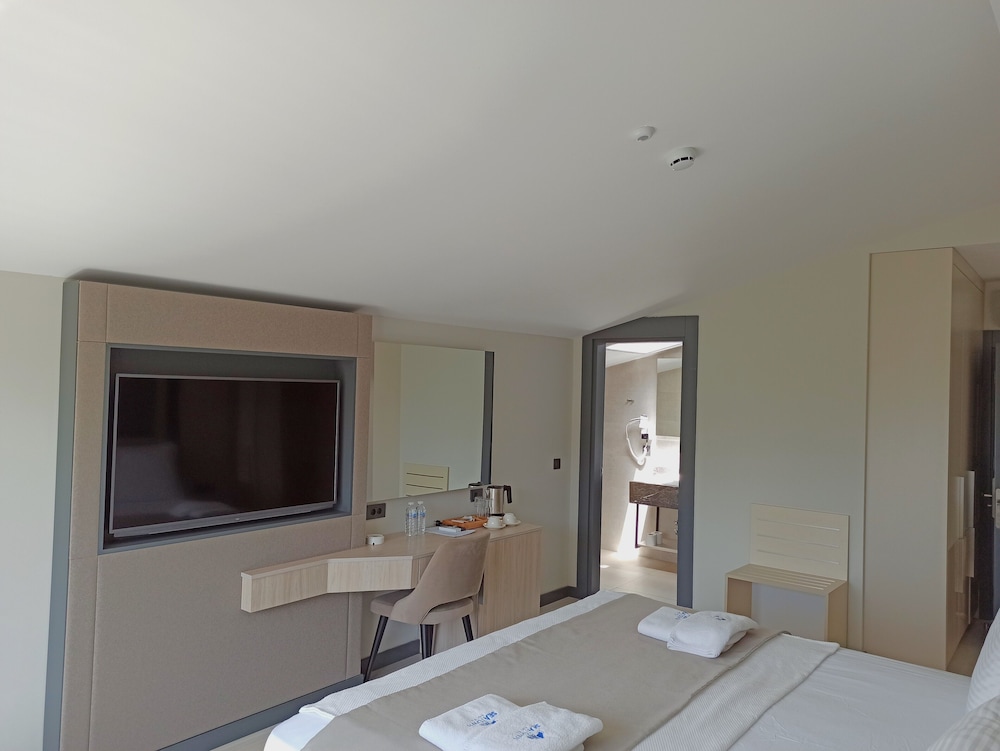 Seatown Hotel 40/50
