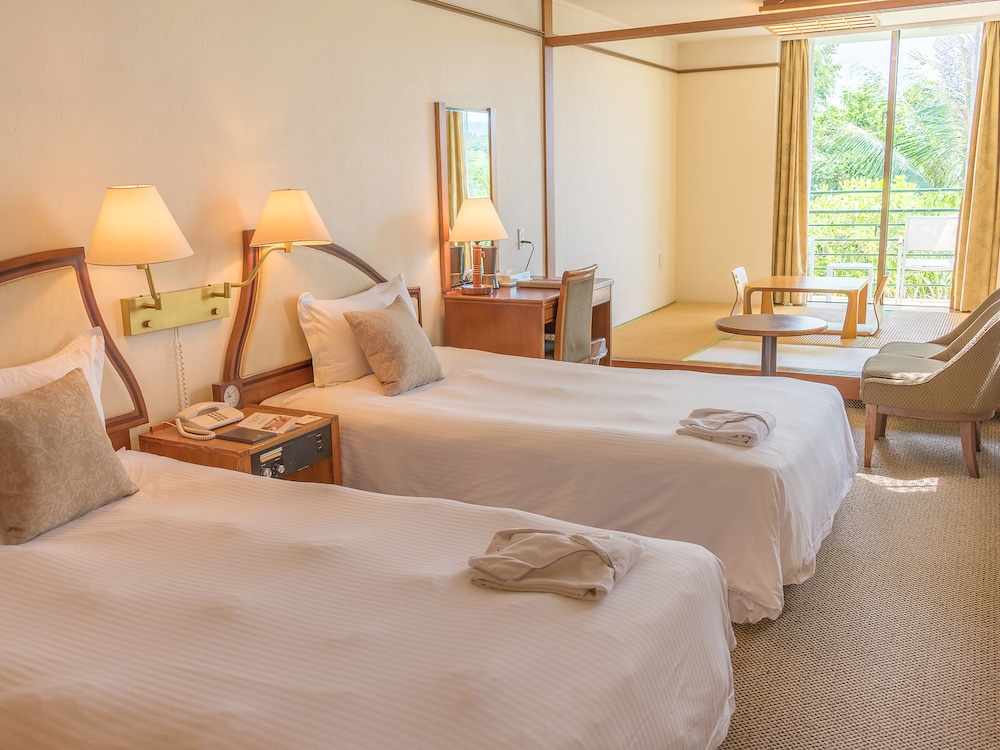 Hotel Moon Beach Okinawa 18/68