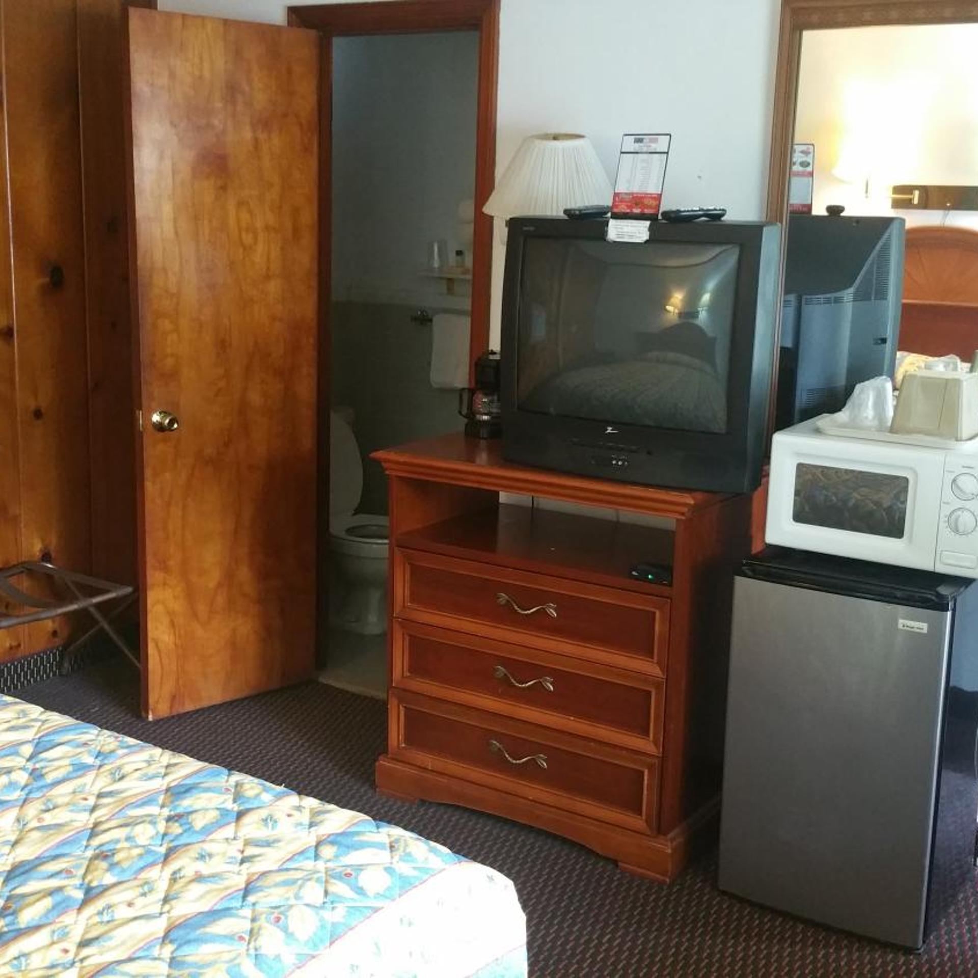 Sun 'n Snow Motel 11/50