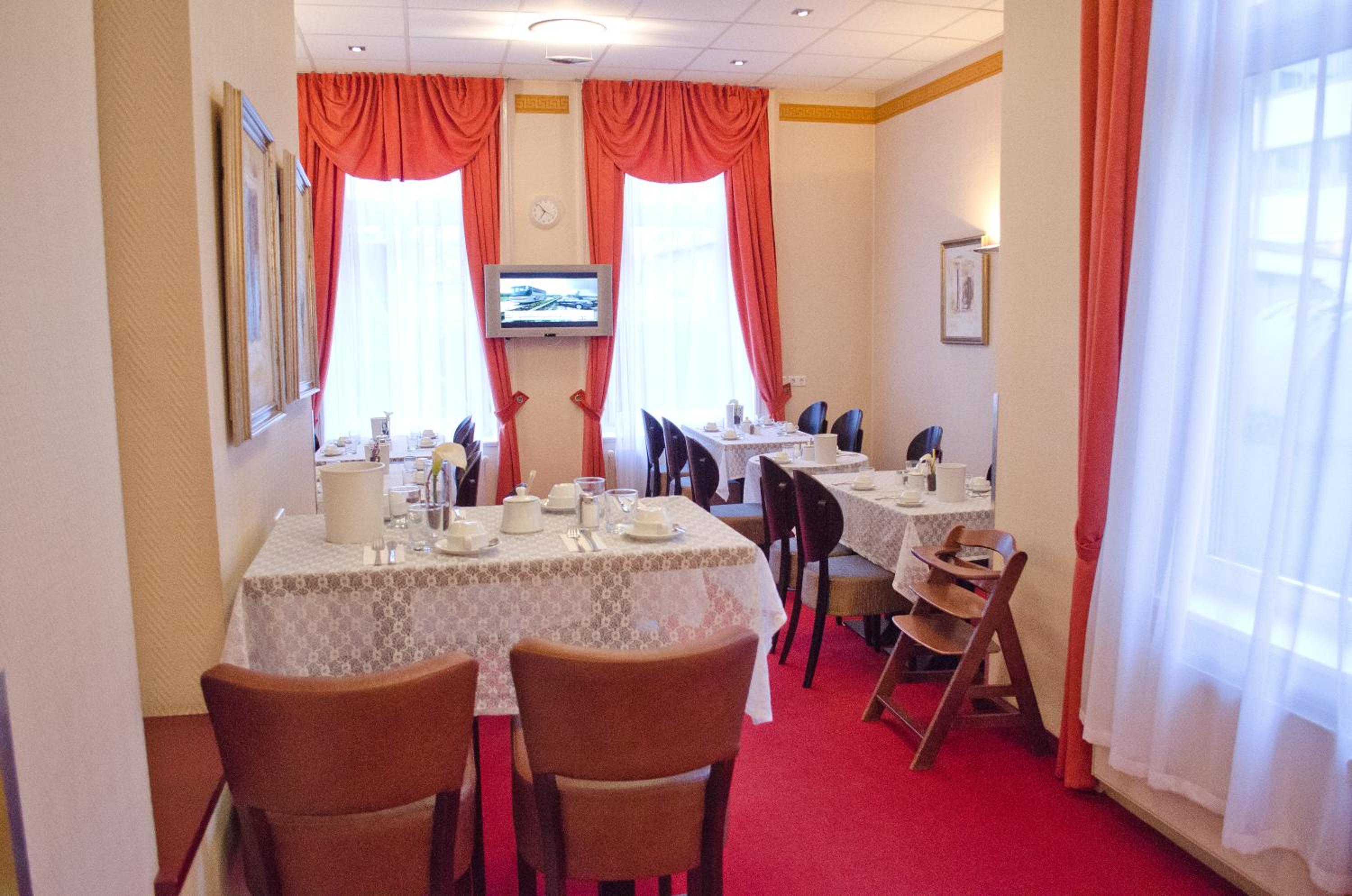Hotel Polo Am Zob 37/54