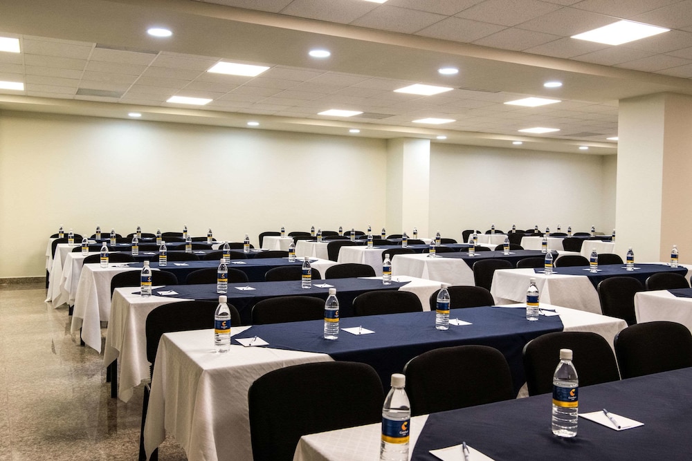 Comfort Inn Irapuato, GUA 36/43