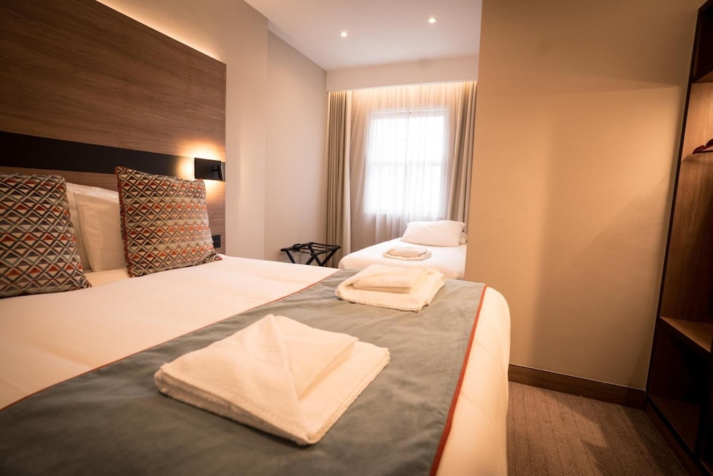 Oxford Hotel Earls Court 27/62