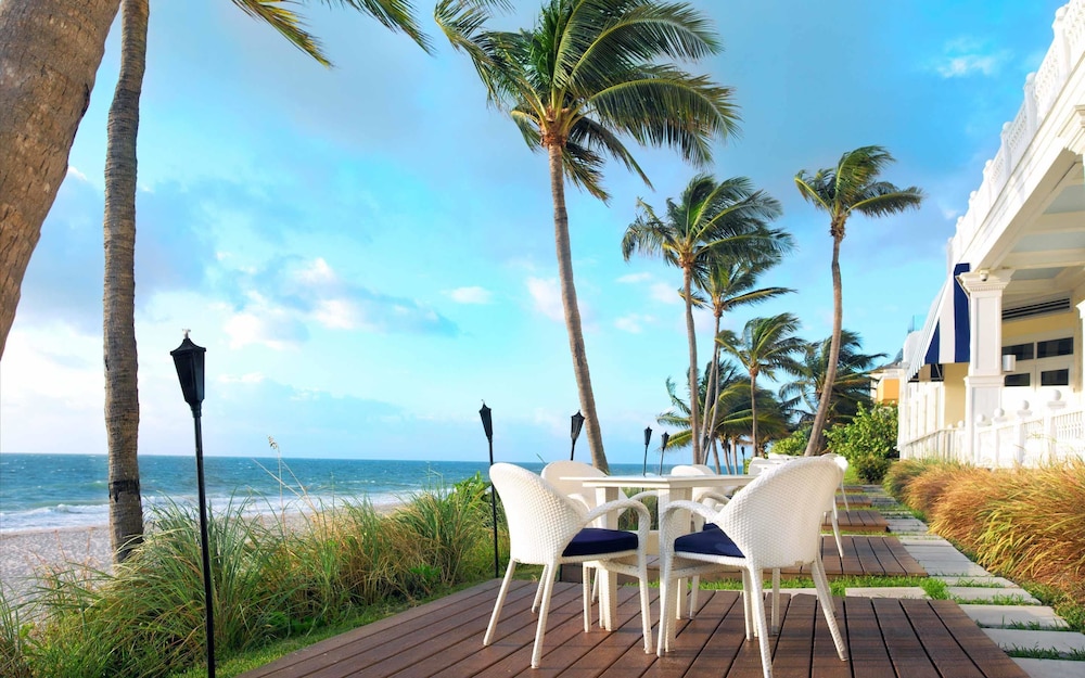 Pelican Grand Beach Resort A Noble House Resort 39/75